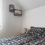 Rybical Nad Jeziorem Pensionat Ryn (Warmian-Masurian)
