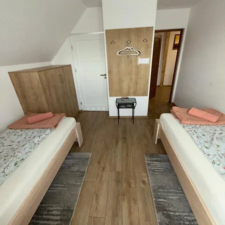 Rybical Nad Jeziorem Konukevi 3*